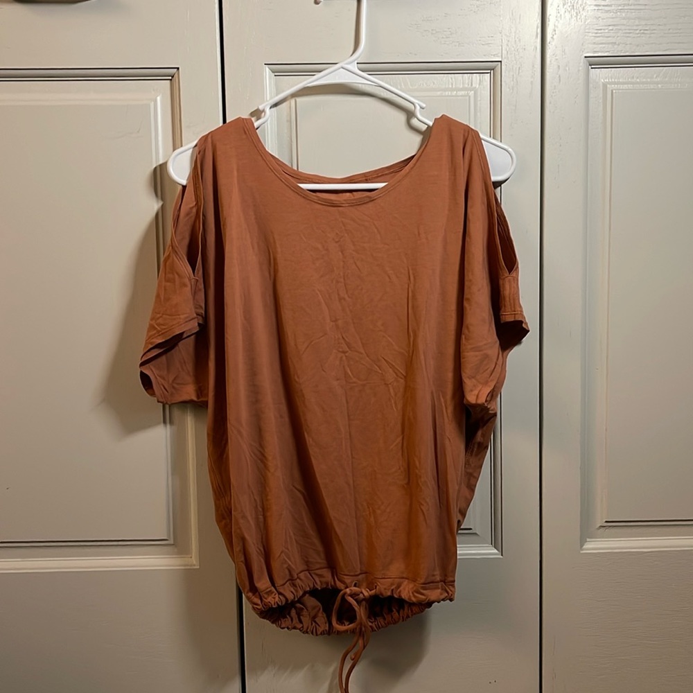 Lululemon top